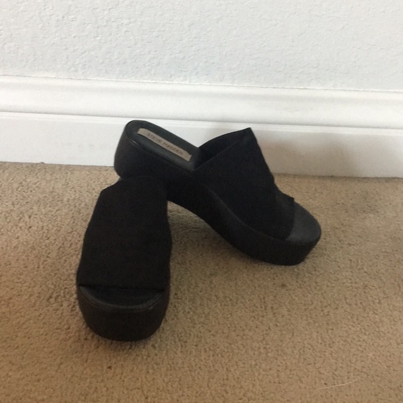 steve madden black slip ons 90s